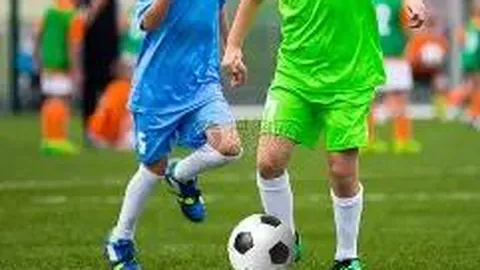 张洪福未入选U17国足，参观恒大足校与国少队同训